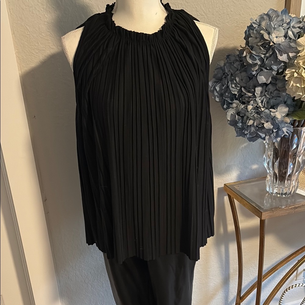 Elegant and comfy black sleeveless top by Sundays. Sz 2